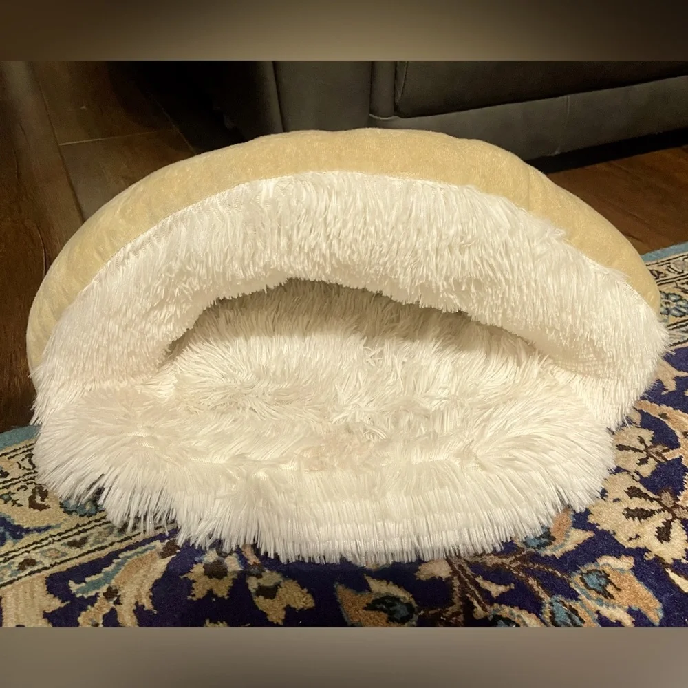 NWT Cat Bed